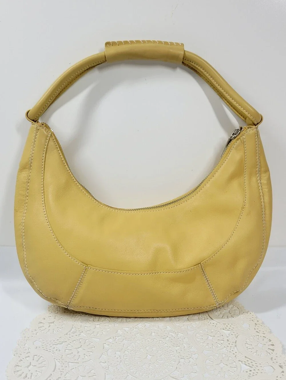 Vintage Jones New York Butter Yellow Leather Crescent Bag Y2K Half Moon Shoulder